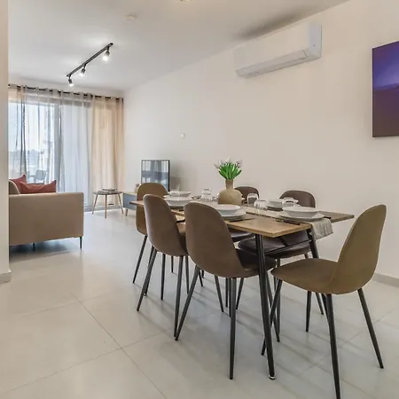 Stay Steps Away From The Sea In Sliema - Sleeps 6 Exterior foto