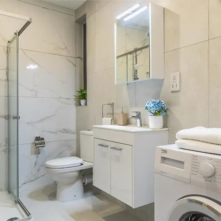 Stay Steps Away From The Sea In Sliema - Sleeps 6 Exterior foto