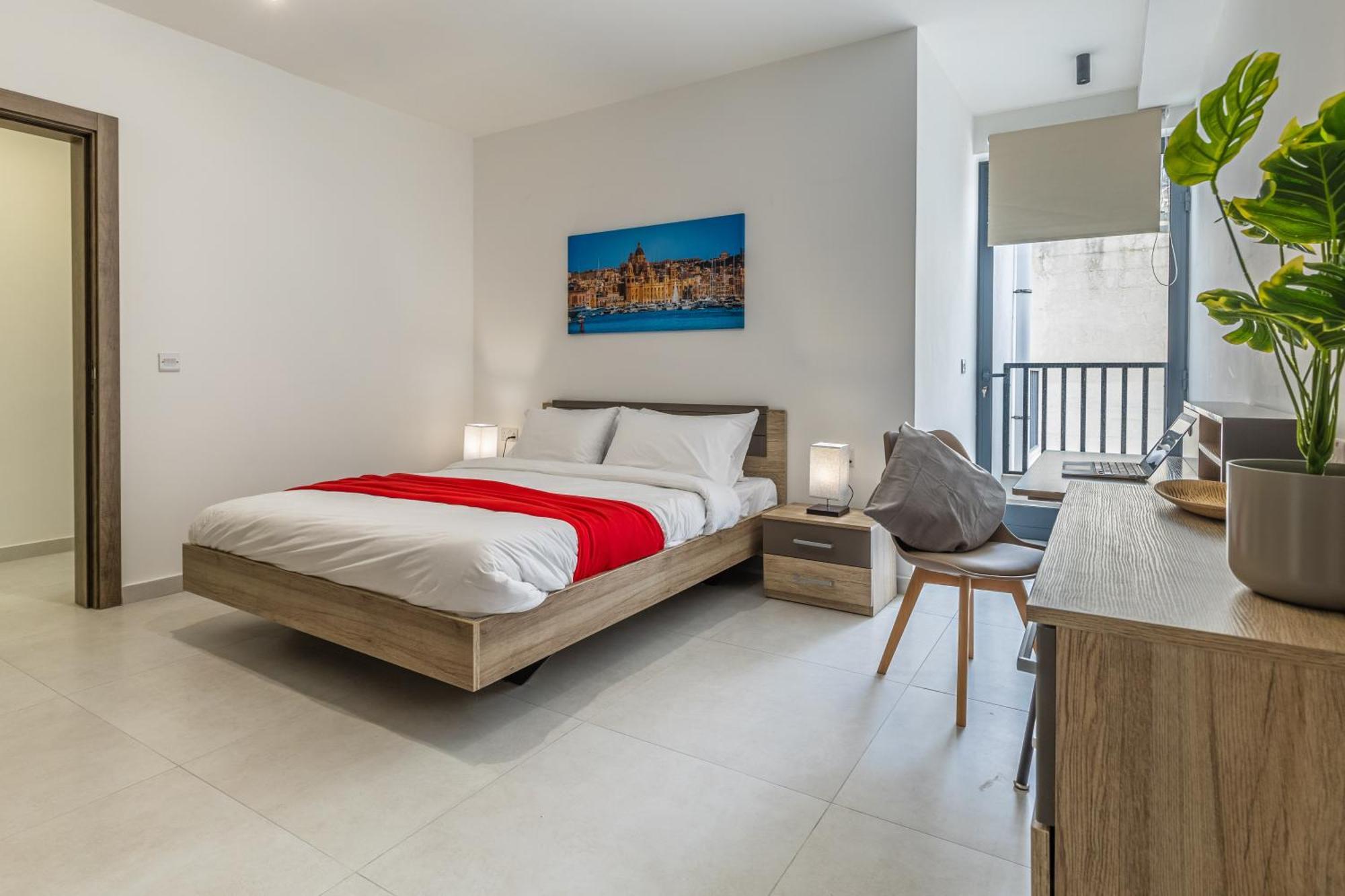 Steps Away From The Sea In - Sleeps 6 Apartment